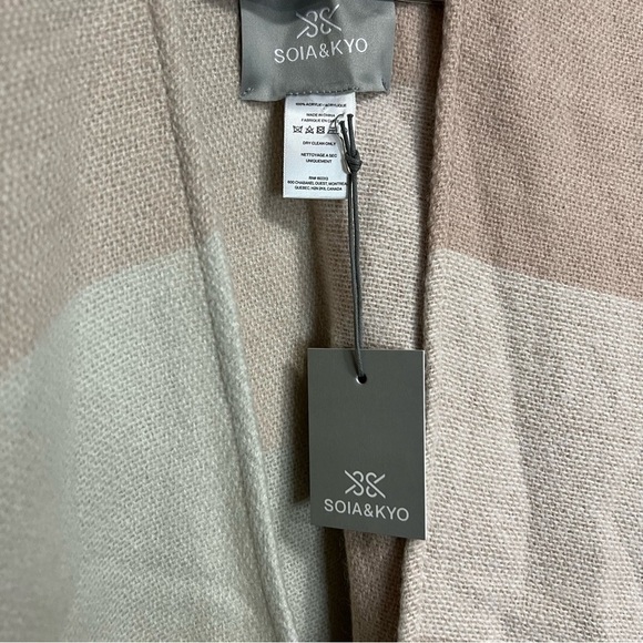 🆕 Soia & Kyo Light Pink & Cream Colorblocked Open Poncho W/ Scarf Hem OS Shawl - Picture 9 of 11
